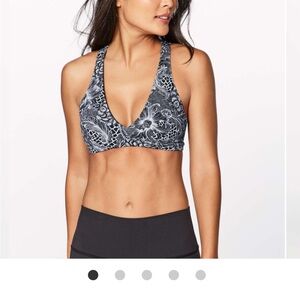 Lululemon Raise The Barre Bra
Nouveau Starlight Black size 8